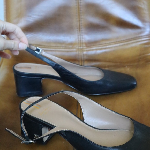 SAM EDELMAN SQUARE TOED HEELS - Picture 6 of 7